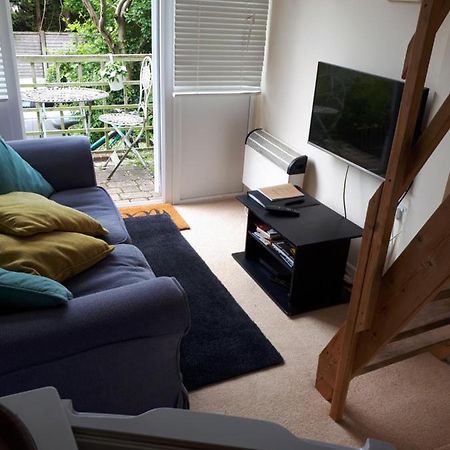 Perfect Location Studio 刘易斯 外观 照片
